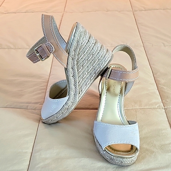 Marc Fisher soft gold espadrille wedge sandal - Picture 5 of 5